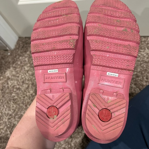 Hunter Women's Gloss Pink Rain Boots - Picture 4 of 9